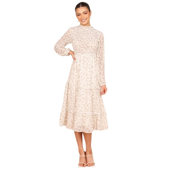⭐️ SOLD ⭐️ PETAL & PUP Edwina Shirred Long Sleeve Midi Dress Floral Cream Size 4 - Picture 3 of 13